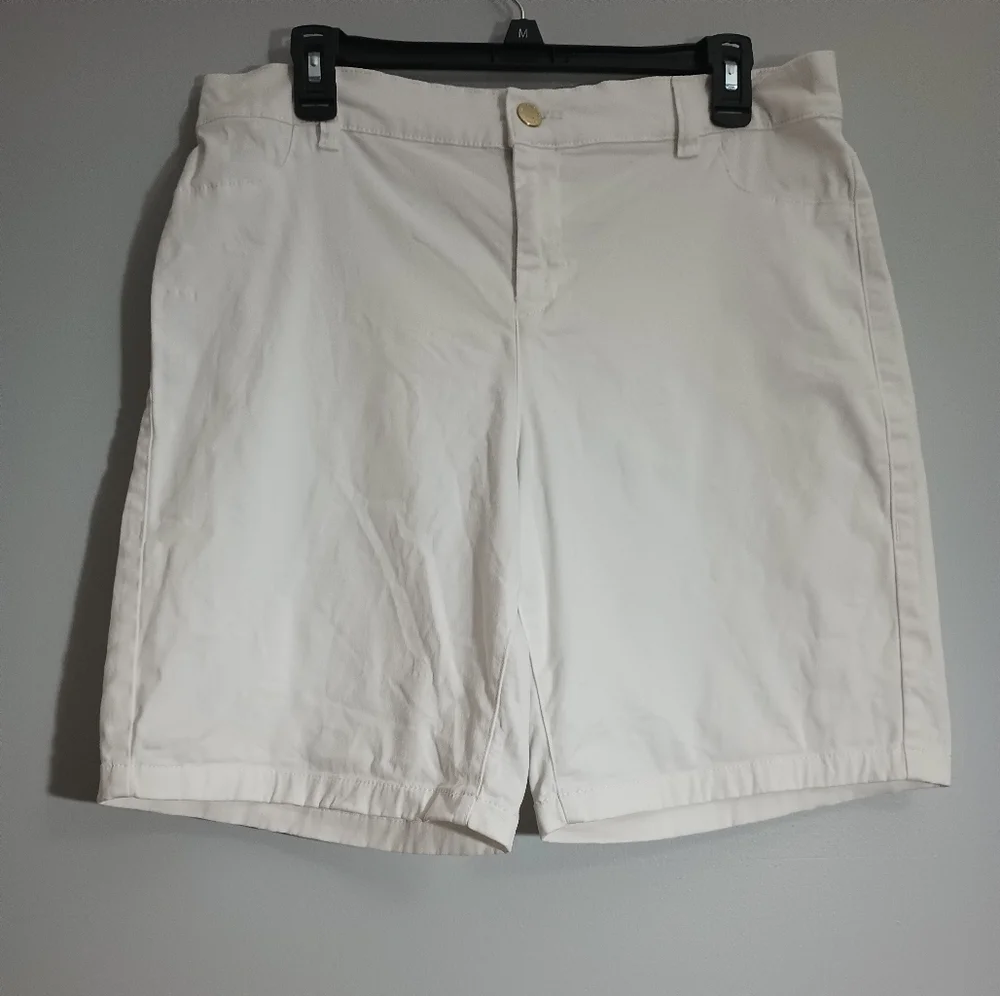 Calvin‎ Klein White Bermuda Shorts Classic Cotton 10